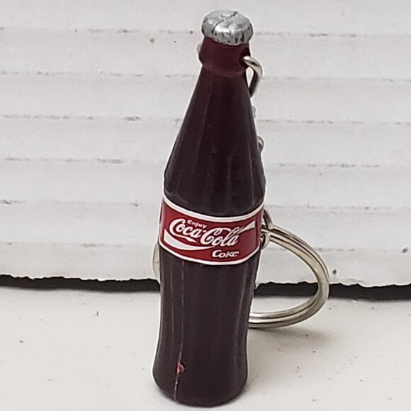 Coca Cola Keychain - Picture 2 of 3